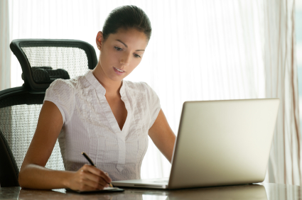 vrouw met laptop vrouw met laptop