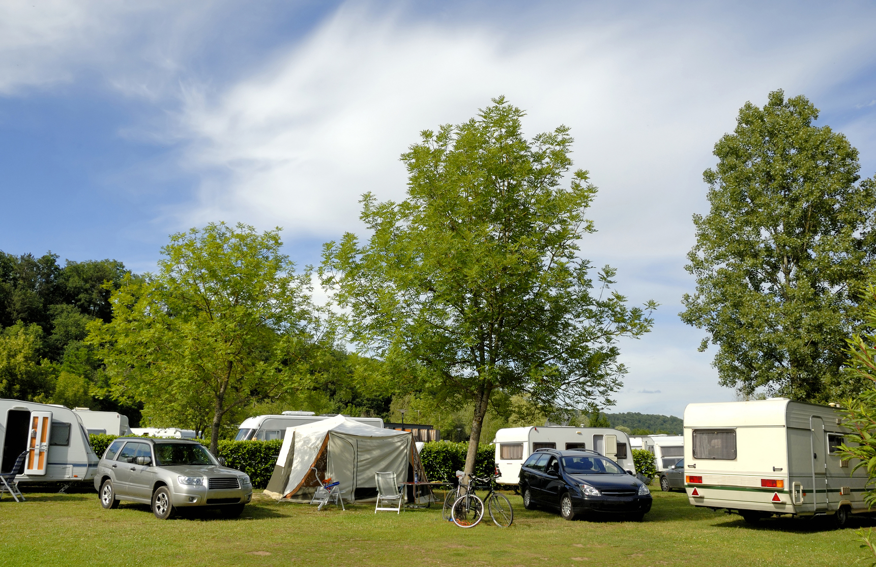 Foto van een camping met caravans Foto van een camping met caravans