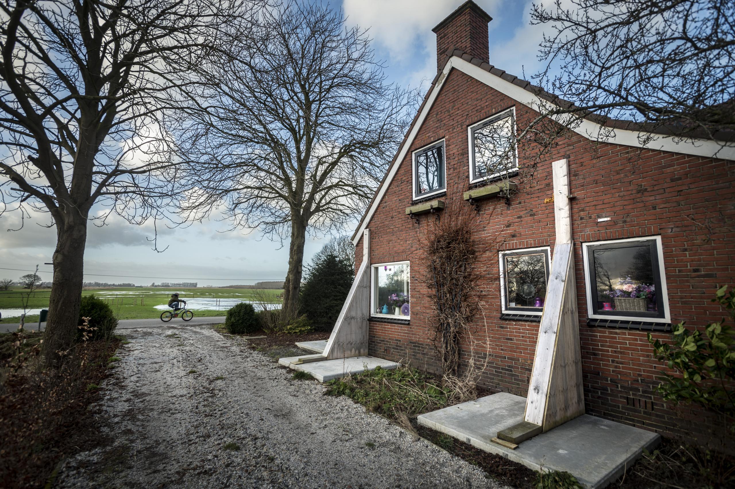 Beschadigd huis in aardgasgebied Groningen