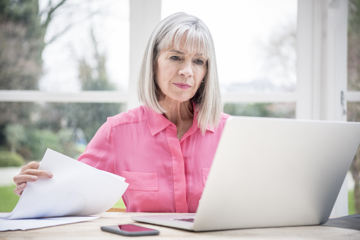 Vrouw met een laptop Vrouw met een laptop