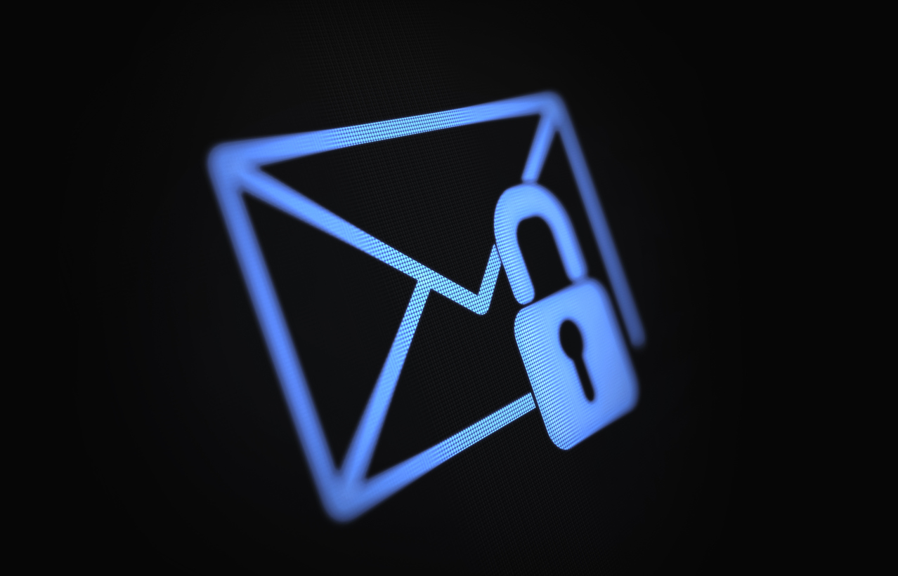 Foto van een envelop met een slot Foto van een envelop met een slot