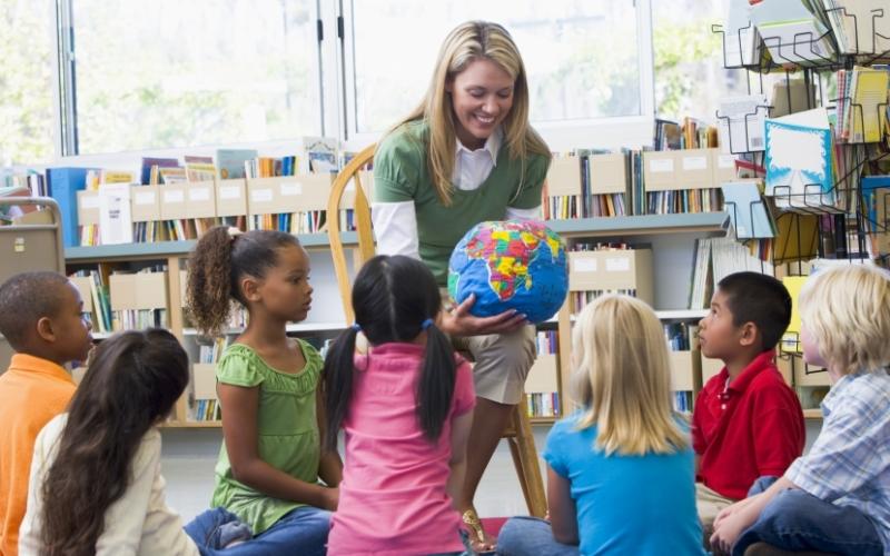 juf met kinderen juf met kinderen