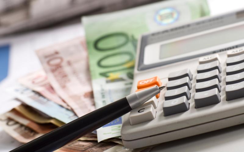 Eurobiljetten met rekenmachine Eurobiljetten met rekenmachine