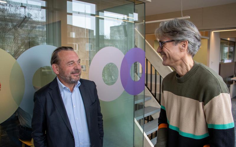 Reinier van Zutphen, de Nationale ombudsman, in gesprek met Stephan Sjouke