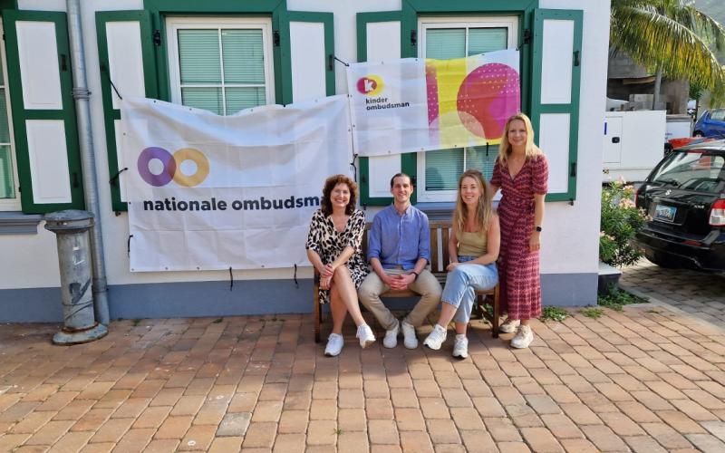 Collega's van de Nationale ombudsman en Kinderombudsman in Caribisch Nederland voor spreekuren