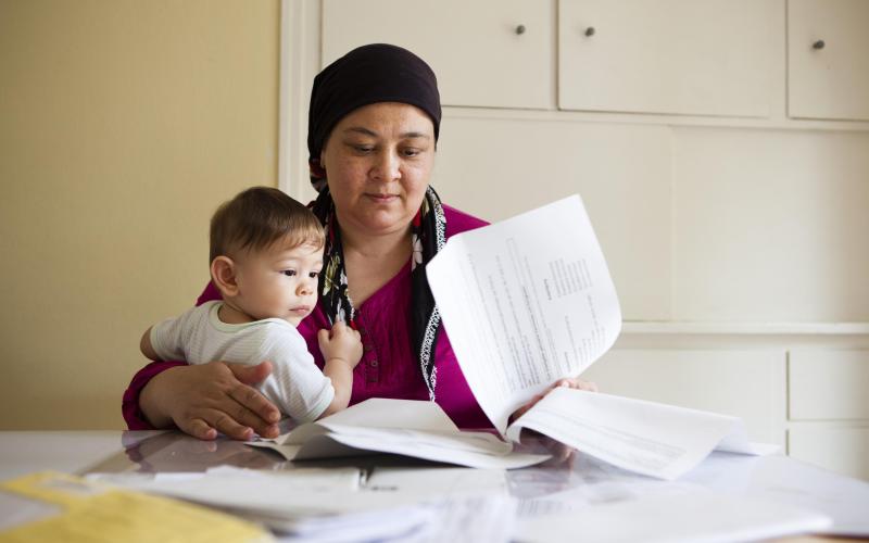 Foto van een vrouw met een baby