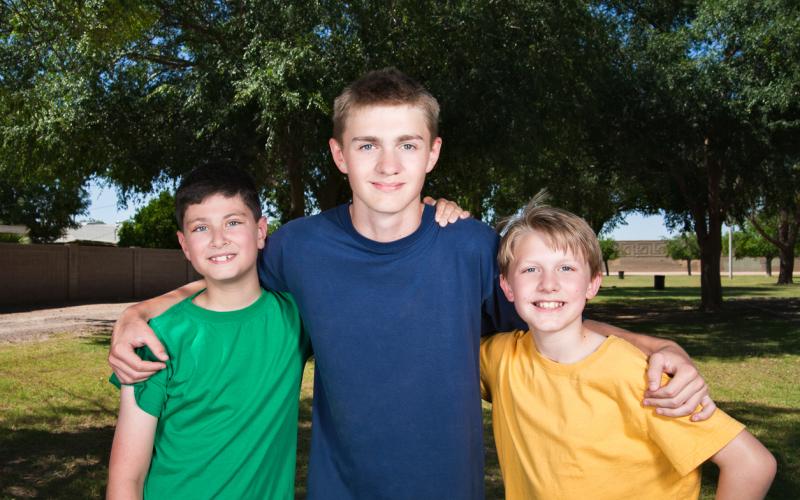 Foto van drie tienerjongens Foto van drie tienerjongens