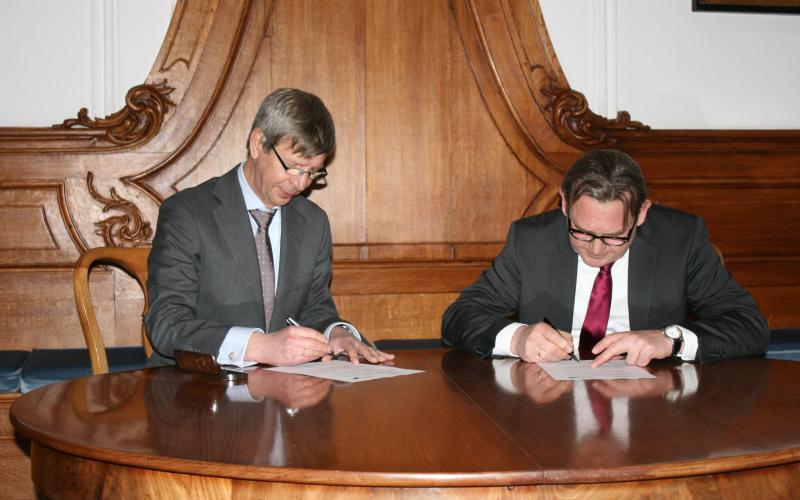 Foto van Nationale ombudsman, Reinier van Zutphen en de Zeeuwse ombudsman, Gertjan van der Brugge Foto van Nationale ombudsman, Reinier van Zutphen en de Zeeuwse ombudsman, Gertjan van der Brugge