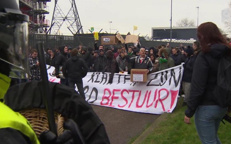 demonstrerende Feyenoord-supporters