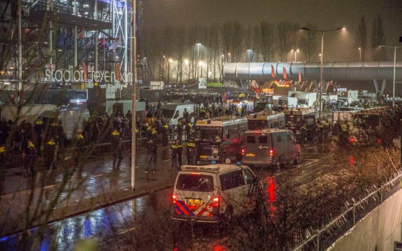 protestmars bij Feyenoordstadion