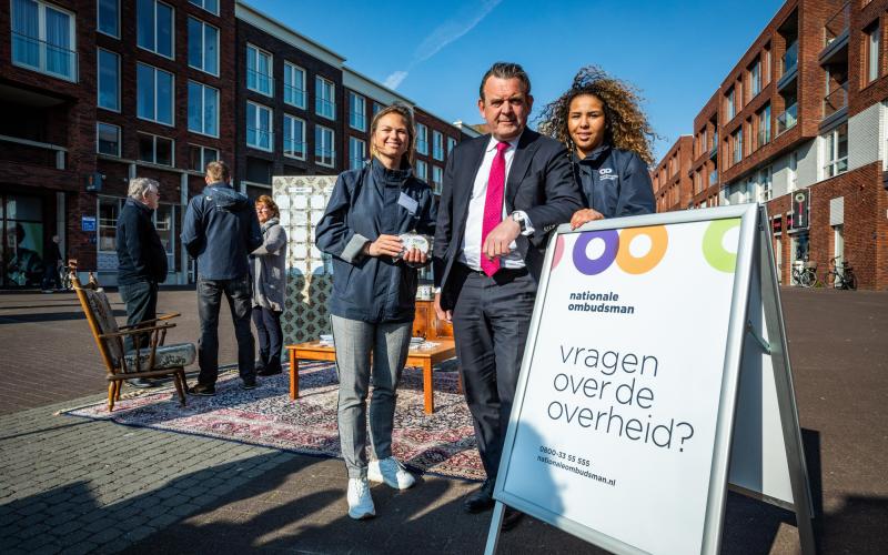 De Nationale ombudsman op Provincietour met zijn collega's