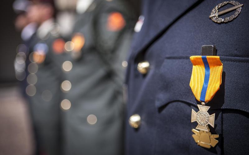 Foto van een Bronzen Kruis onderscheiding voor Veteranen Foto van een Bronzen Kruis onderscheiding voor Veteranen