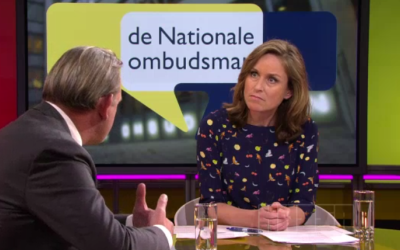 videostill: Reinier van Zutphen in de uitzending van televisieprogramma Kassa