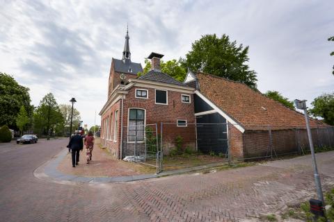 Huis in Groningen met scheuren in de muur