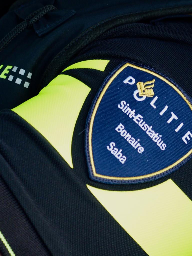 Embleem van een politie uniform in Caribisch Nederland
