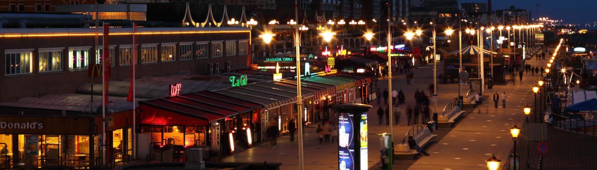 Foto van de boulevard van Scheveningen