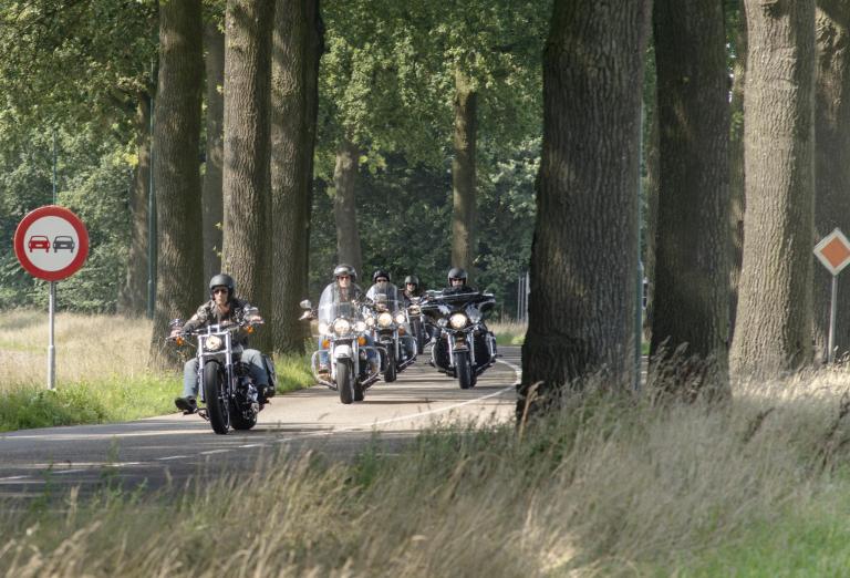 Motorrijders op de weg